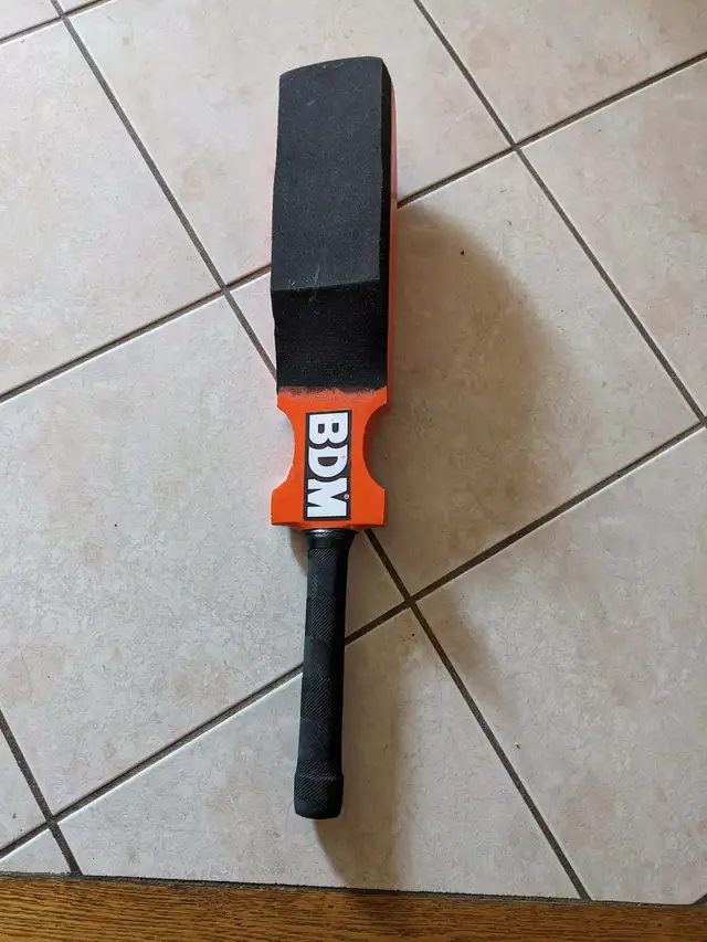 Kids, Adult Baseball Gloves, Baseball Cricket Bats, Helmet in Baseball & Softball in City of Toronto - Image 9