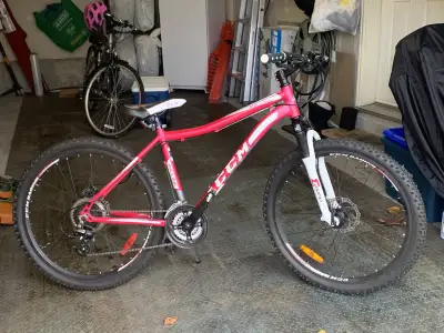 CCM Incline Women’s Hardtail Mountain Bike, View more