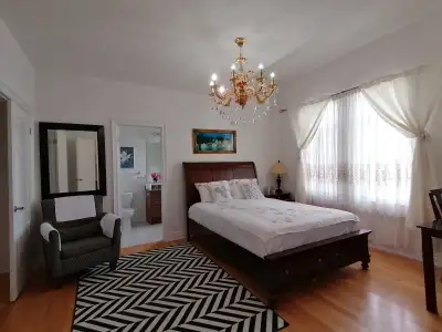 Richmond Hill quiet one room private bathroom Yonge / Elginmills
