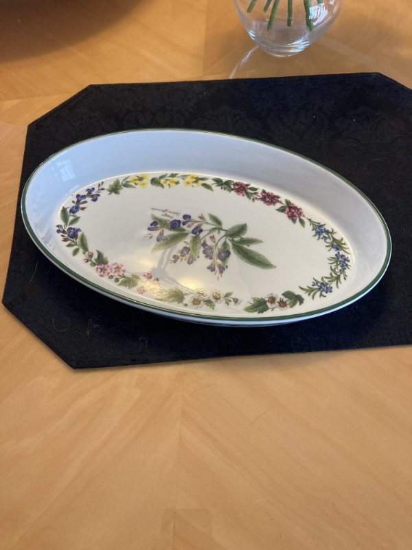ROYAL WORCESTER OVAL SERVING PLATE  HERBS SAGE in Kitchen & Dining Wares in London