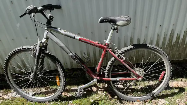 Vélo de montagne - Devinci et Miele - femme 26po in Mountain in Sherbrooke - Image 8