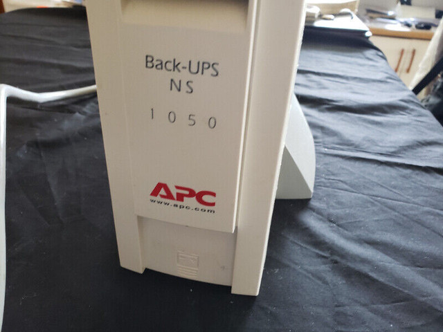 APC, BACK-UPS, NS 1050, dans Logiciels  à Saint-Jean-sur-Richelieu - Image 4