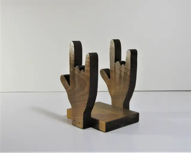 Wooden Table Top I Love You In Sign Language Book/Letter Holder in Bookcases & Shelving Units in Markham / York Region - Image 2