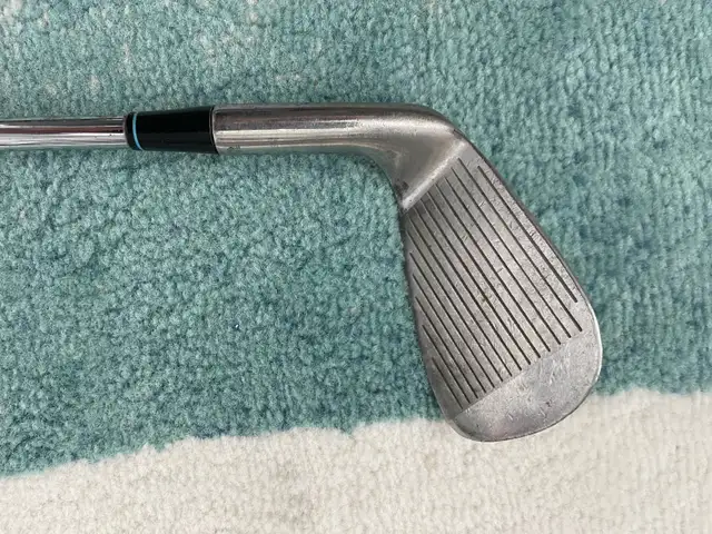 Vintage Craigton thunderer iron right handed in Golf in Oakville / Halton Region - Image 3
