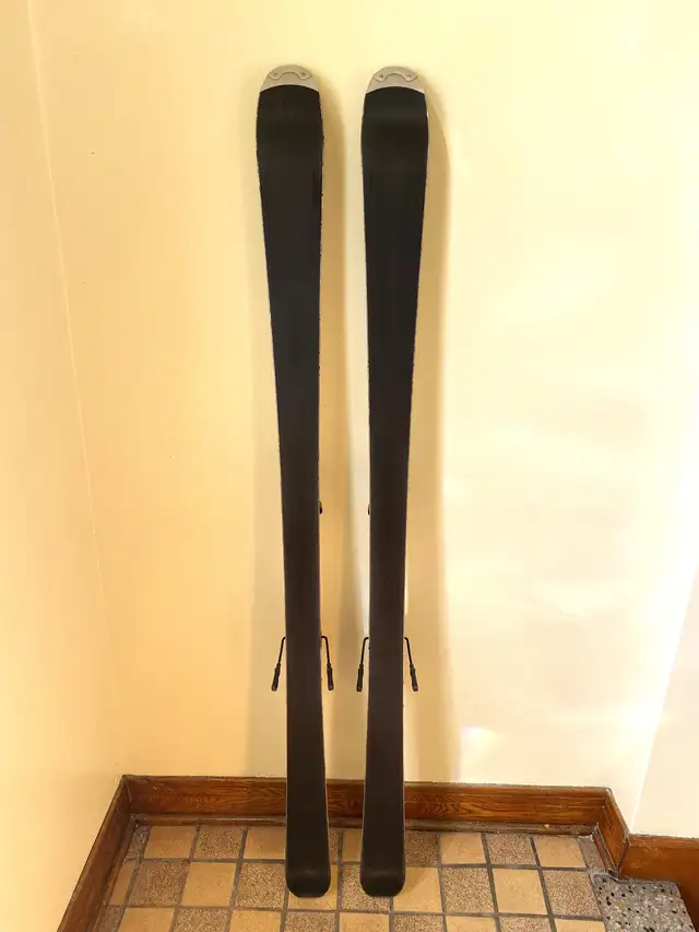Rossignol Downhill Skis 160 cm with Look Bindings Ski Alpin in Ski in City of Montréal - Image 6