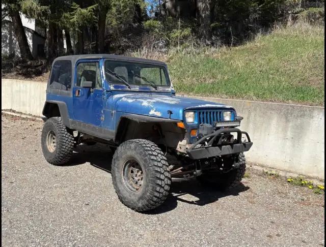 1989 Jeep Wrangler in Cars & Trucks in 100 Mile House - Image 3