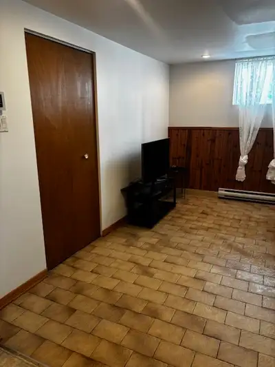 Charmant 3½ au demi sous-sol à louer à Ahuntsic - 3 1/2 for rent