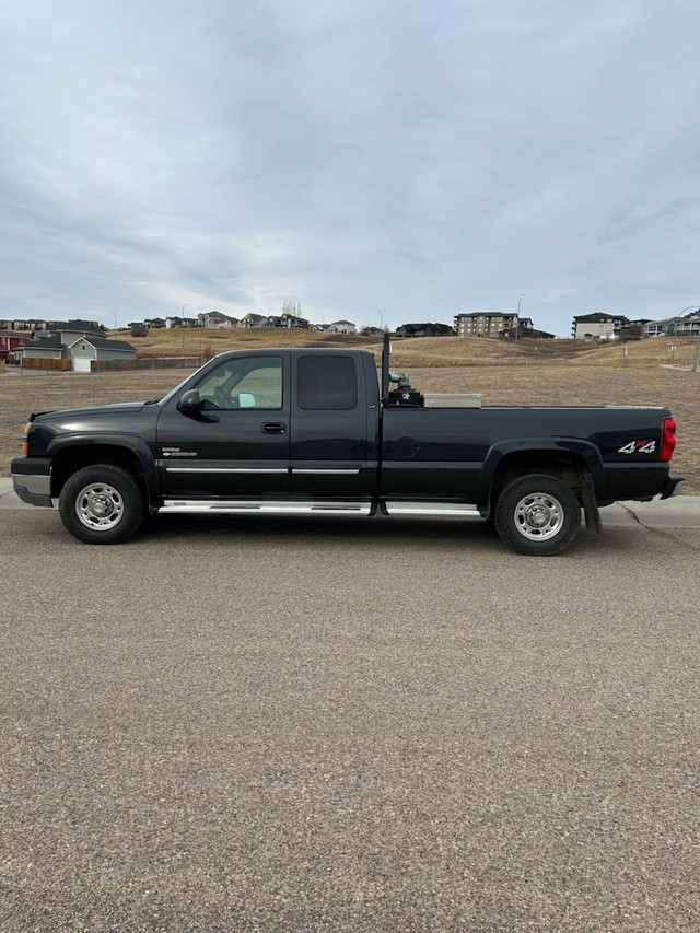 2003 Chevy 2500 HD Duramax Extended Cab Long Box $10,500 OBO in Cars & Trucks in Medicine Hat - Image 4