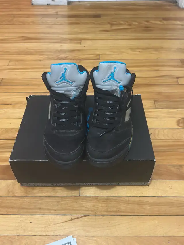 Air Jordan Retro 5 Aqua in Men's Shoes in City of Montréal - Image 6