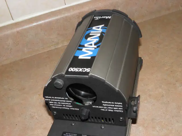 Martin Mania SCX 500 Scanner Lighting Effects. Club, Bar, DJ in General Electronics in City of Toronto - Image 10