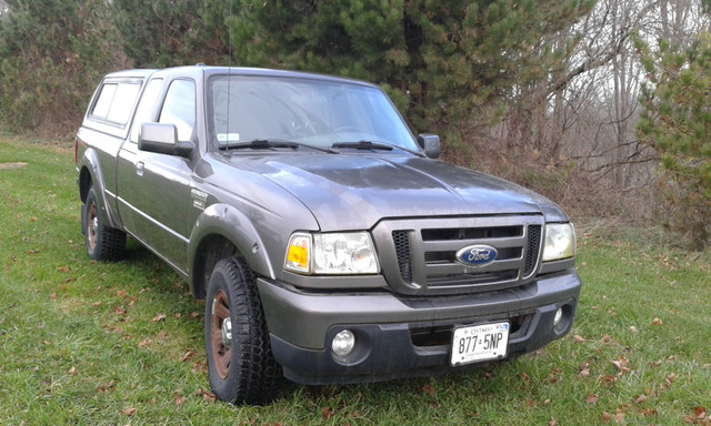 2011 Ford Ranger 4.0 L 4x2 Sport with cap and trailer hitch in Cars & Trucks in Owen Sound - Image 2