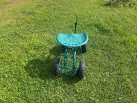 Garden cart rolling seat with wheels