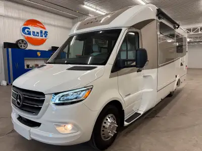 (serenity wonder awd airstream atlas interstate Winnebago View Navion Reyo Via Era Revel Ekko 4x4 En...