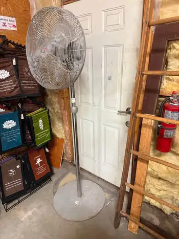 Industrial commercial ‘Leader’ pedestal fan 3 aluminum blade Ca, View more
