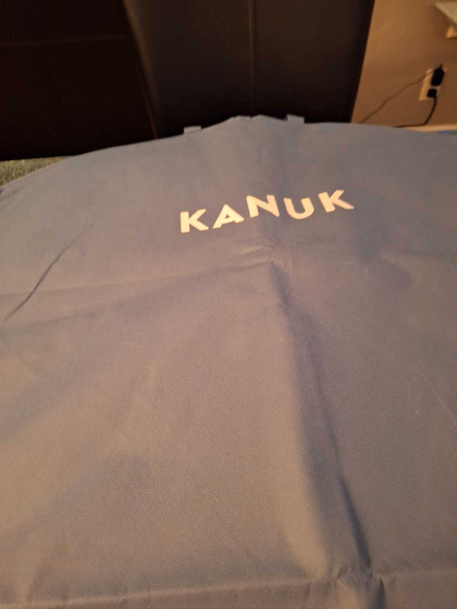 Enveloppe pour manteau kanuk dans Femmes - Hauts et vêtements d'extérieur  à Longueuil/Rive Sud