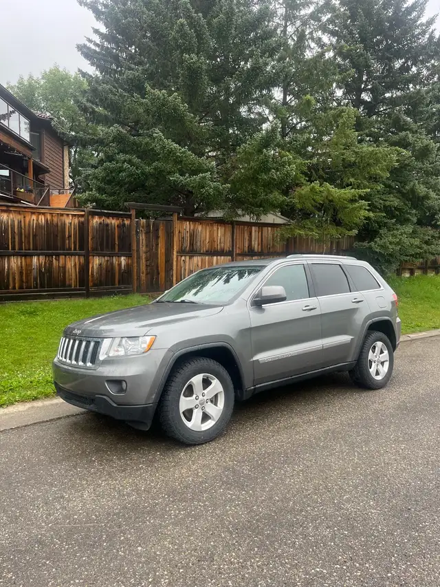 2012 jeep grand Cherokee  in Cars & Trucks in Calgary - Image 4