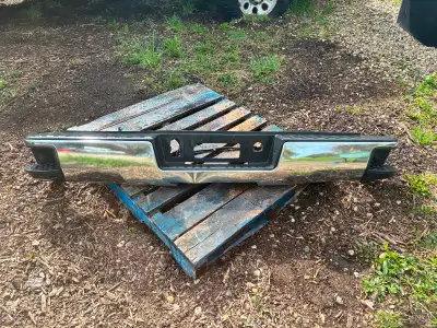 Bumper off of 2015 GMC Sierra