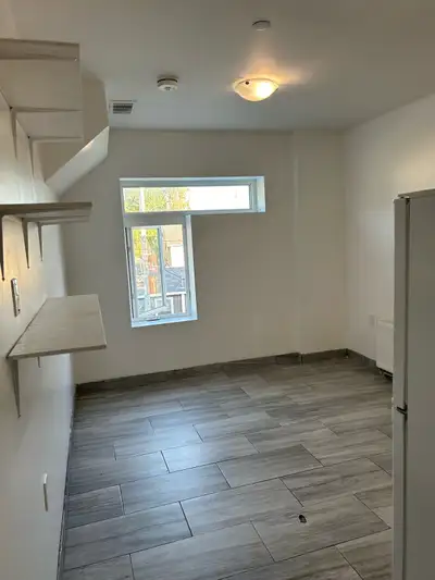 bachelor for rent