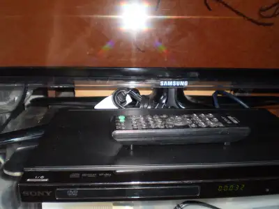 Sony DVP-SR500H 1080p Upscaling DVD Player with Remote RMT-D187A WORKING HDMI, Component, Digital OU...