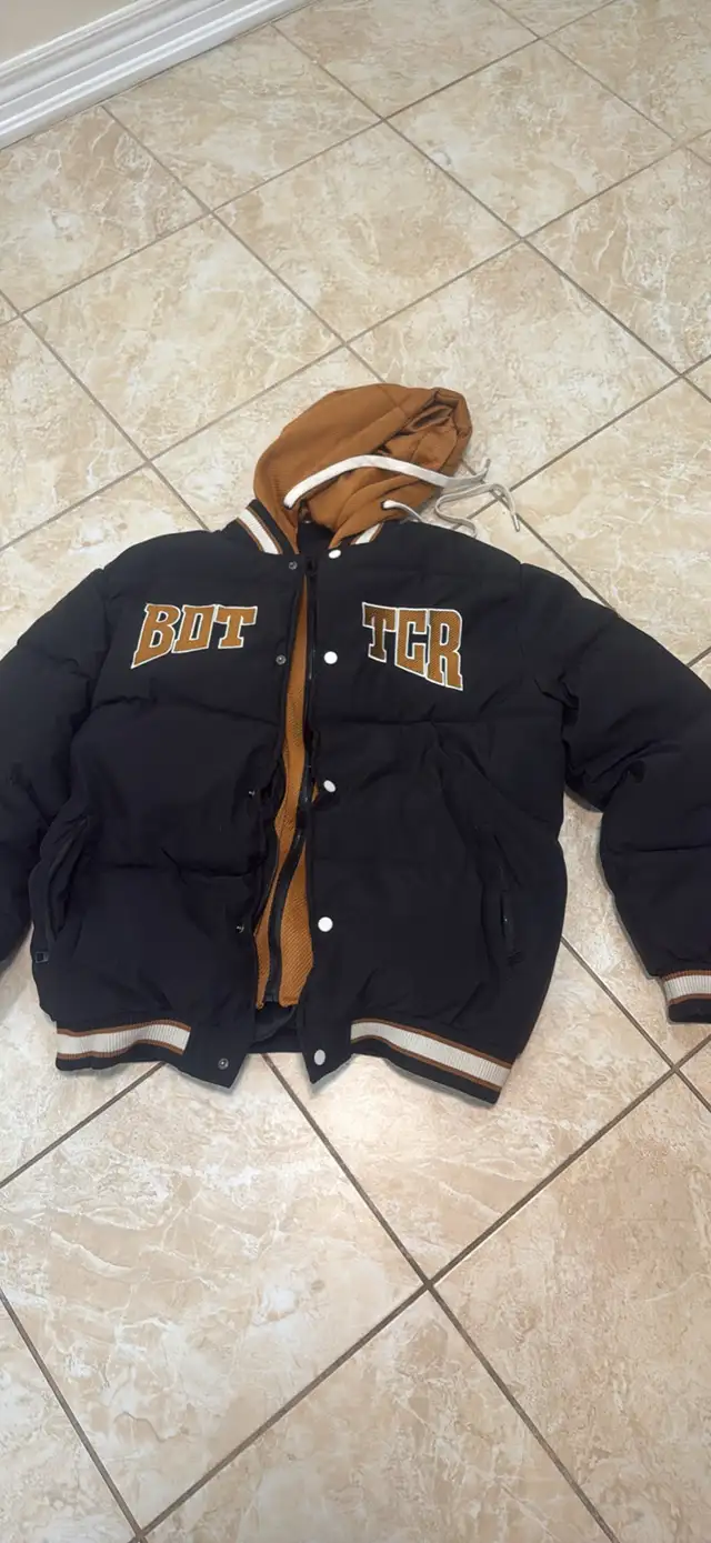 Butter Varsity Puffer Jacket in Men's in Mississauga / Peel Region - Image 3