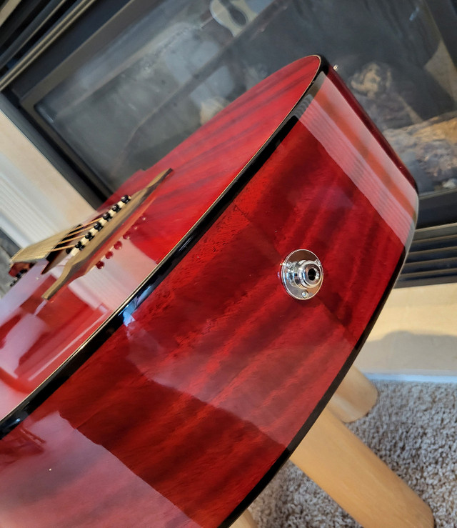 Minor Error-Top Solid Mahogany Acoustic Electric Guitar Built-in in Guitars in City of Toronto - Image 3