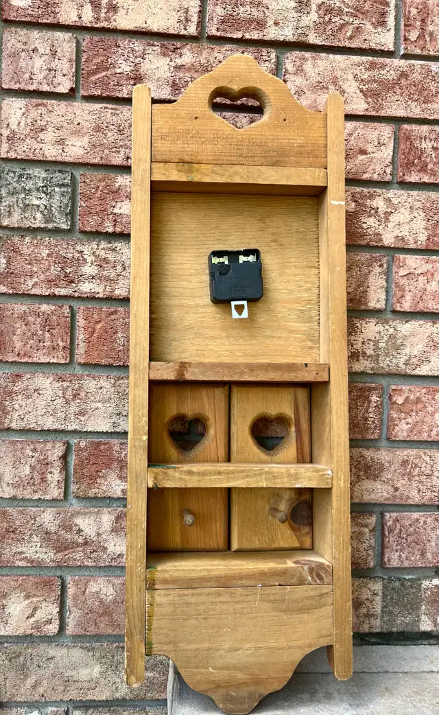 Vintage Wall Wooden Cabinet Heart Cutouts Clock Handmade Hanger in Home Décor & Accents in Gatineau - Image 3