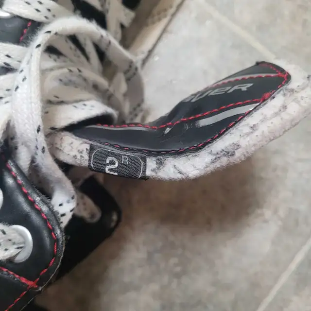 kids hockey equipment  in Hockey in Winnipeg - Image 3