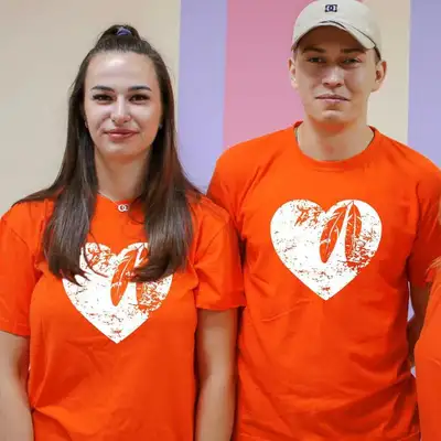 Orange T-shirt size 2XL, View more