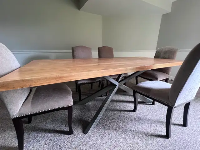Dinning Room Table & Chairs in Dining Tables & Sets in Markham / York Region - Image 6