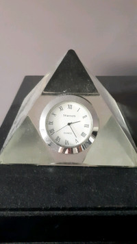 Glass prism clock