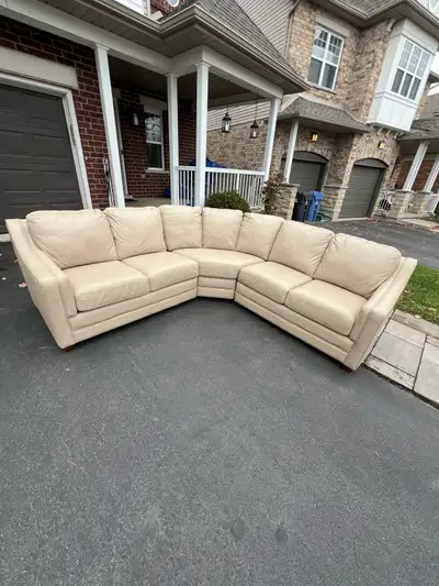 Premium Palliser Sectional DELIVERY AVAILABLE, View more