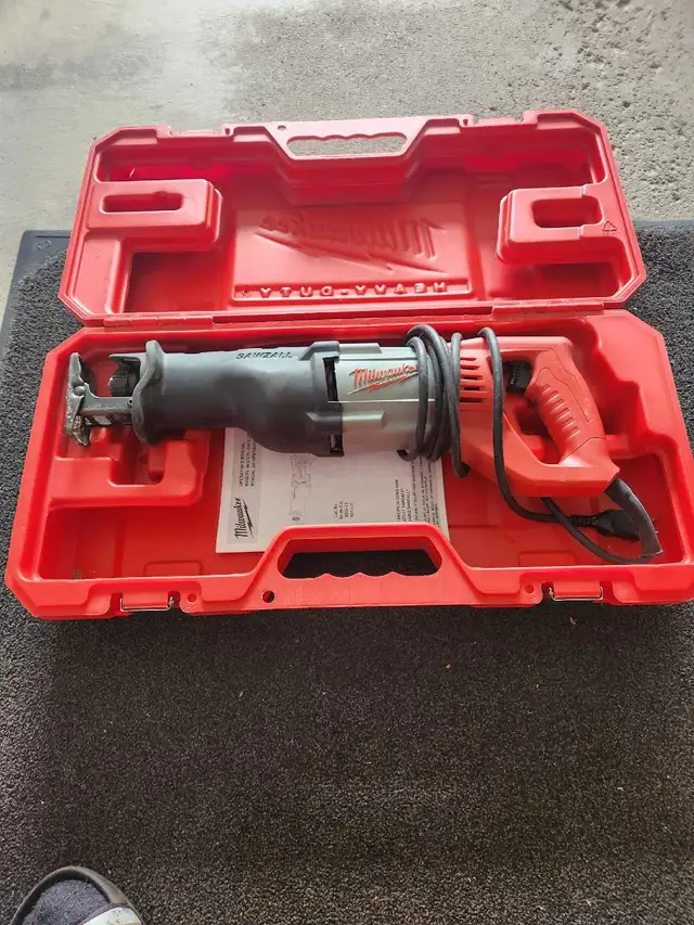 Milwaukee Sawzall in Power Tools in Mississauga / Peel Region - Image 2