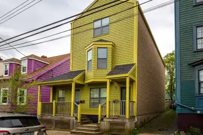 Description A beautiful, one-bedroom apartment is available for rent on Creighton Street with a move...