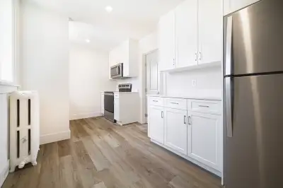Newly Renovated 1 Bedroom Apartment Available For August 1st!