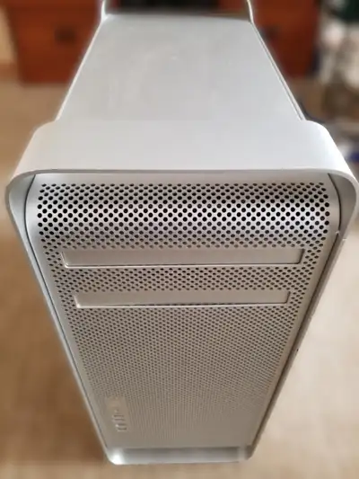 Apple Mac Pro 1,1, View more