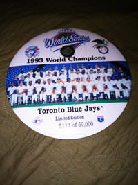 COLLECTABLE 1993  WORLD SERIES  BUTTON TORONTO BLUE JAYS