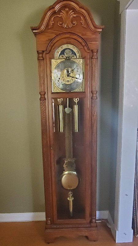 Grandfather Clock in Home Décor & Accents in London