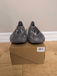 Yeezy Foam Runner MX Granite size 13