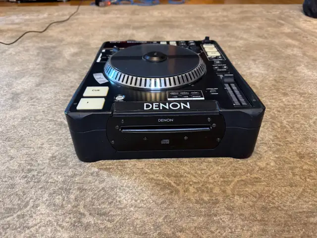 Denon DN-S5000 Tabletop DJ CD Player in Performance & DJ Equipment in Oakville / Halton Region - Image 3