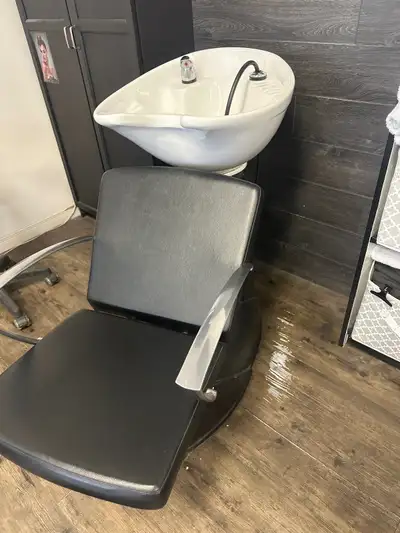 Salon coiffure ameublement et étagère, View more