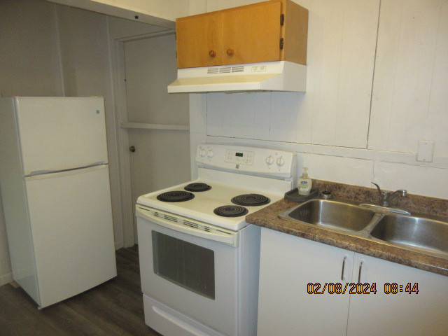 46 NIAGARA FALLS 1 BEDROOM APT, VACANT, CAN SHOW NOW in Long Term Rentals in St. Catharines