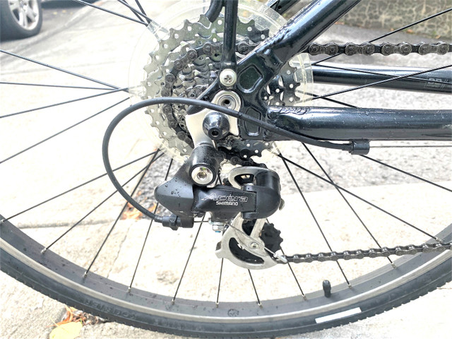 Diamondback Hybrid Bike Velo Hybride, Front Suspension. Aluminum dans Randonnée, ville et hybrides  à Ville de Montréal - Image 3