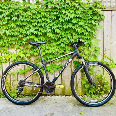 Like new, just tuned up everything works! Watch the video for gears shift Aluminum frame size 16.5”...