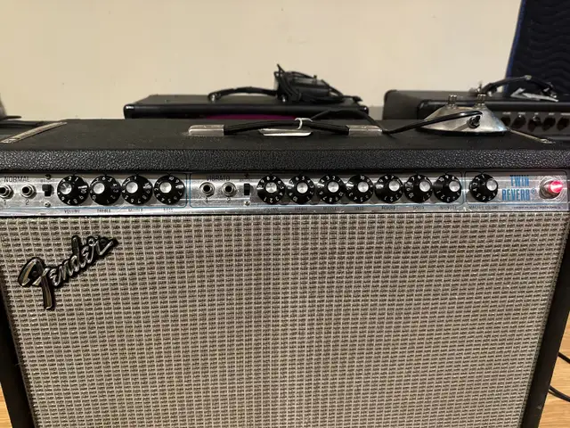 74 Fender Twin Reverb 2x12 Combo Amp in Amps & Pedals in St. Catharines - Image 4