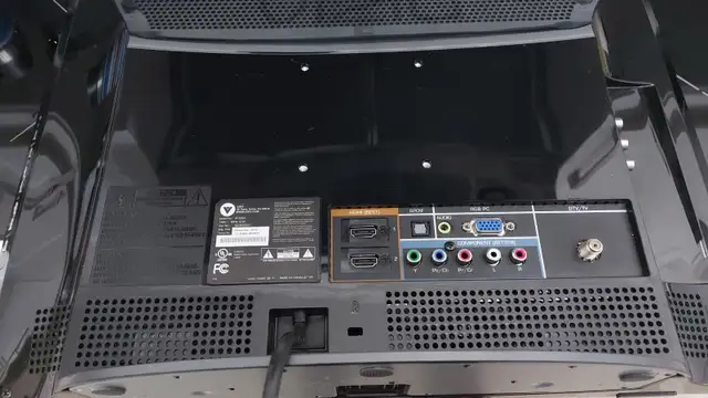 Télévision 19'' Vizio in TVs in Gatineau - Image 3