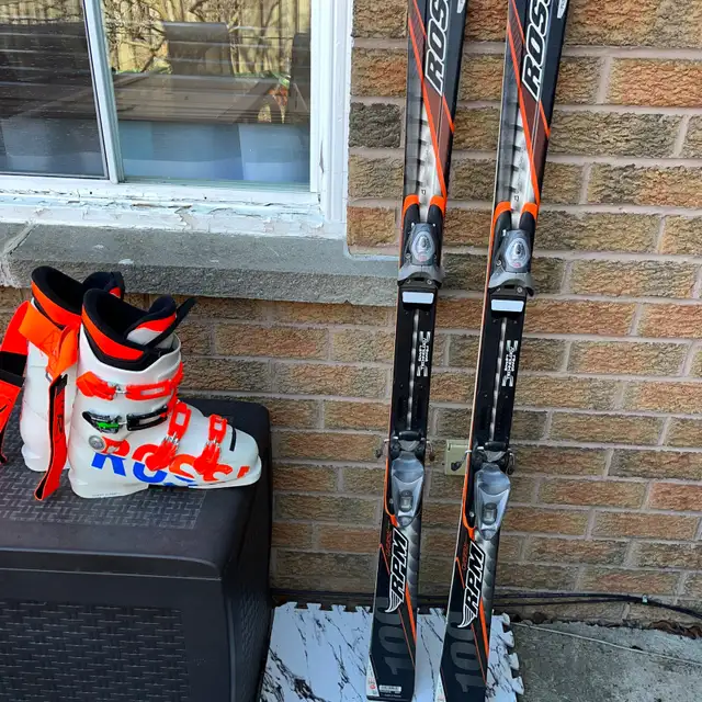 167 Rossignol ski with boots  in Ski in Markham / York Region - Image 2