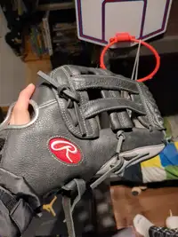 13 inch Rawlings baseball glove