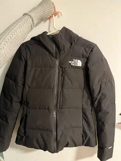 women’s north face jacket - like new, View more