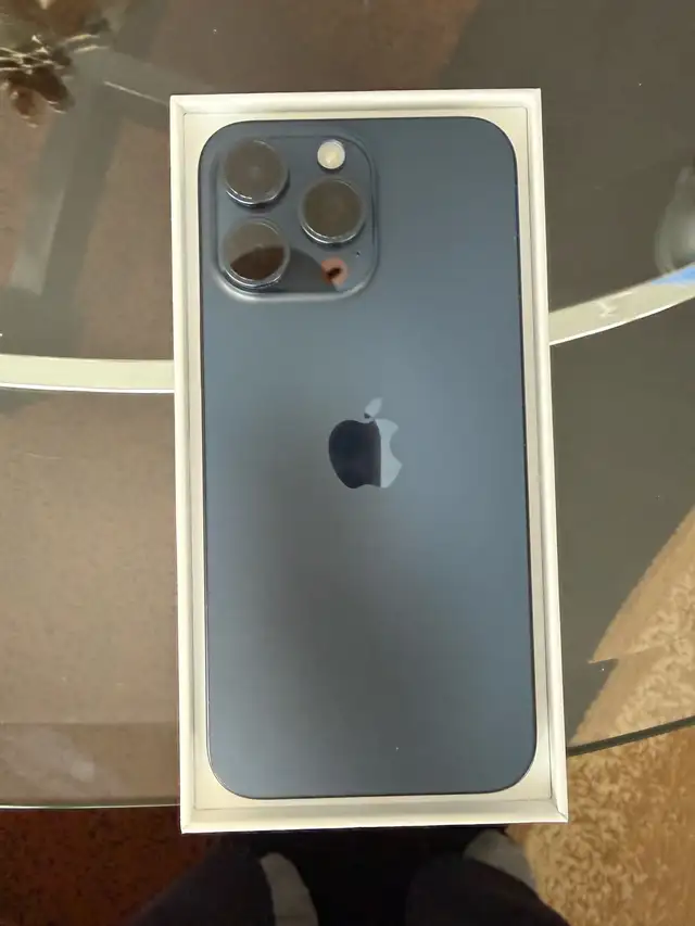 iPhone 15Pro Max, Blue Titanium, 256 GB in Cell Phones in Kitchener / Waterloo - Image 2