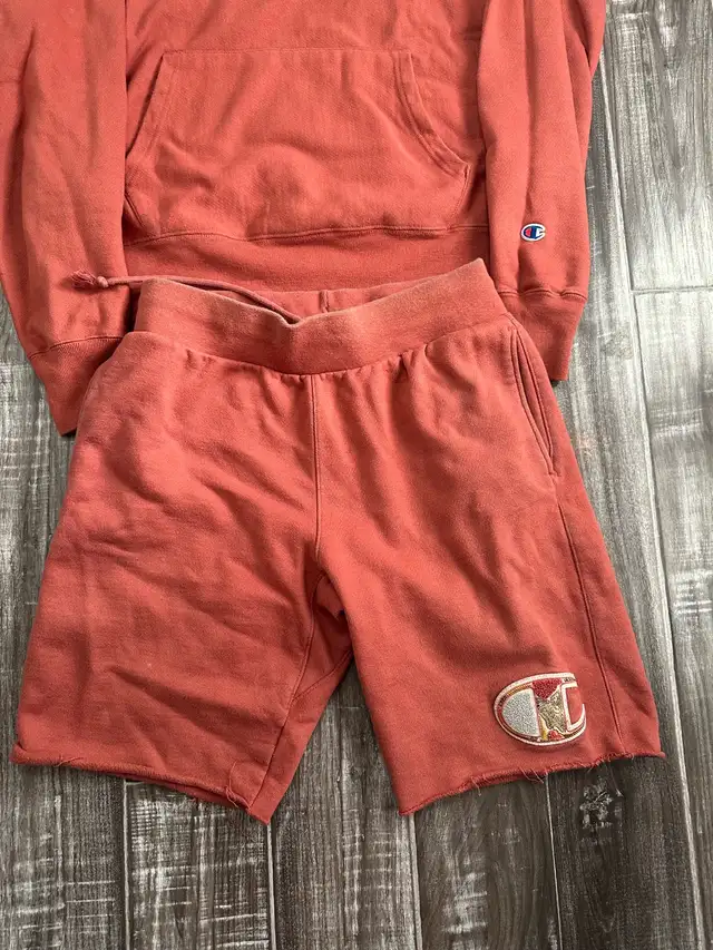 Mens Medium Championship Sweater and Shorts  in Men's in Mississauga / Peel Region - Image 3